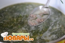 Шаг 3: Фарш обжарить до 85% готовности …