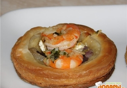 Рецепт: Тарталетки с сыром и креветками