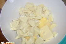 Шаг 2: Растопить шоколад и масло на …