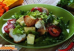 Салат с багетом и фетой по-гречески  