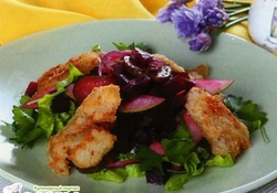 Рецепт: Салат из свеклы с жареной рыбой по-русски  