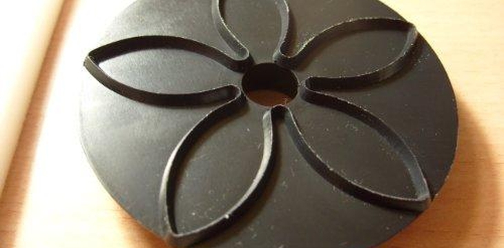 Шаг №19 МК Аквилегия от Учредительница