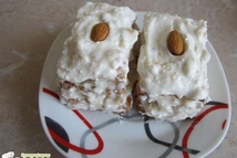 Шаг 10: Сверху поверхность печенья промазываем кремом …