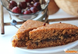 Рецепт: Абрикосовый пирог с черносливом