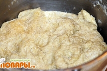 Шаг 4: Как только опара поднялась, а …