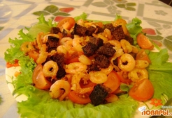 Салат с жареными креветками