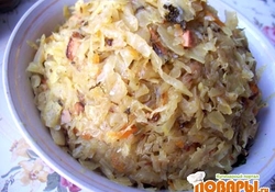 Рецепт: Квашеная капуста, тушеная с яблоками