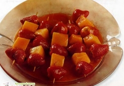 Фрукты на шпажках