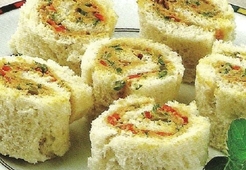 Канапе с ливерной колбасой