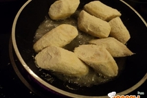 Шаг 2: обжариваем на растительном масле.