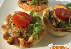 «Сюрприз» в картофельных корзиночках