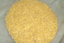 Шаг 1: Булгур промыть в теплой воде.