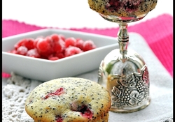 Рецепт: Маффины с красной смородиной