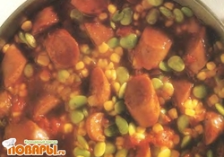 Рецепт: Тушеная фасоль с сосисками