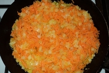 Шаг 8: Обжариваем все несколько минут.