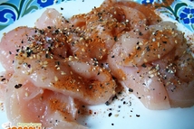 Шаг 1: Промыть филе, обрезать лишний жир …