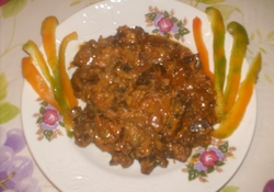 Рецепт: Гусиные пупочки в сметанном соусе