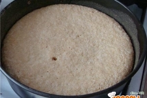 Шаг 1: Готовим бисквит. Отделяем желтки от …