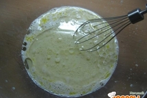 Шаг 3: Влить растительное масло и еще …