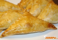 Слоеные пирожки с горбушей