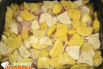 Шаг 3: Посолить, поперчить, посыпать орегано. Выжать …