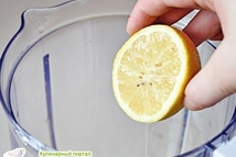 Шаг 2: Закидываем горсть листьев шпината (желательно …