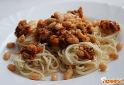 Спагетти с фасолью и овощами