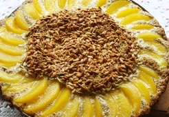 Пирог с семечками и персиками