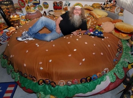 Статья: Дом-музей, посвященный гамбургеру