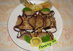 Рецепт: Баклажанные рулетики