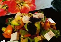 Рецепт: Сырный салат с авокадо по-неаполитански  