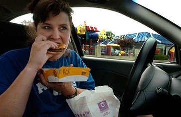 Статья: Жительница США похудела от гамбургеров