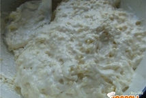 Шаг 4: Вынимаем готовый корж из духовки …