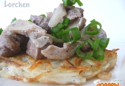 Свинина с грибами на картофельном блине