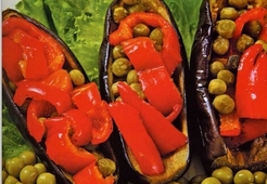 Фаршированные лодочки из баклажана