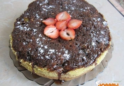 Торт "Шоколадная прелесть с ревенем и клубникой"