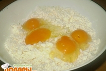 Шаг 1: Творог хорошо растереть