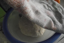 Шаг 1: Дрожжи и сахар растворяем в …