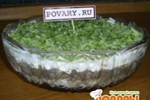 Шаг 2: Лук мелко порезать, слегка обжарить …