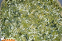 Шаг 3: Выложить на слой раскатанного теста.