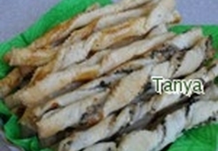 Слоёные палочки с оливками и сыром