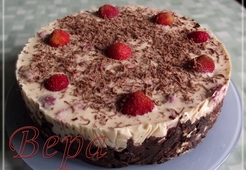 Торт клубничный без выпечки