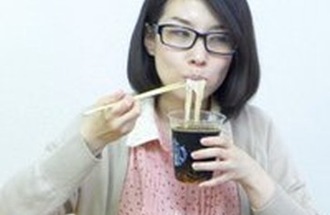 Тренд сезона от японцев: лапша сомен в кофейно-соевом соусе!