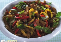 Макароны с овощами на гриле  