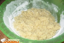 Шаг 2: Добавить гашеную соду и всыпать …