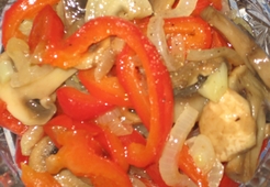 Салат с шампиньонами и сладким перцем