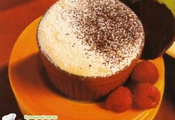 Безе с малиной и шоколадным кремом