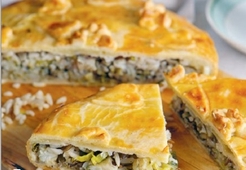 Пирог с судаком, рисом и зеленью