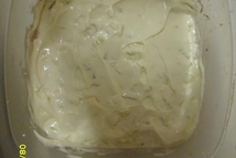 Шаг 4: Заливаем майонезом.