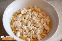 Шаг 5: Творог я использовал сухой, жирность …